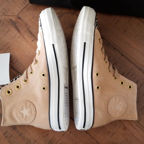 Converse Shoes - Picture 2 of 8